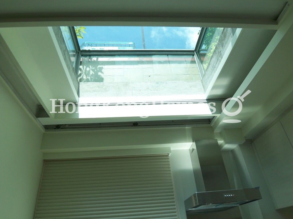 Open Kitchen w/ Skylight — 鳳輝台 7 號，跑馬地