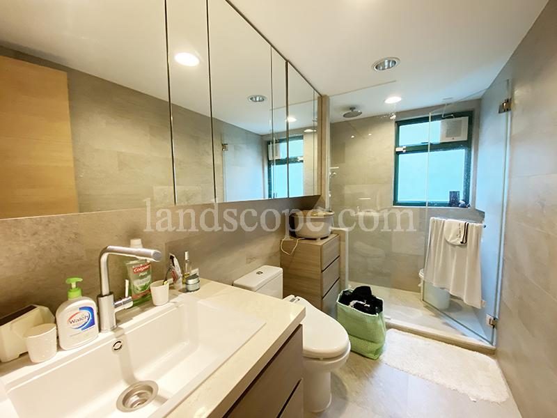photo 2 — South Bay Palace, Repulse Bay