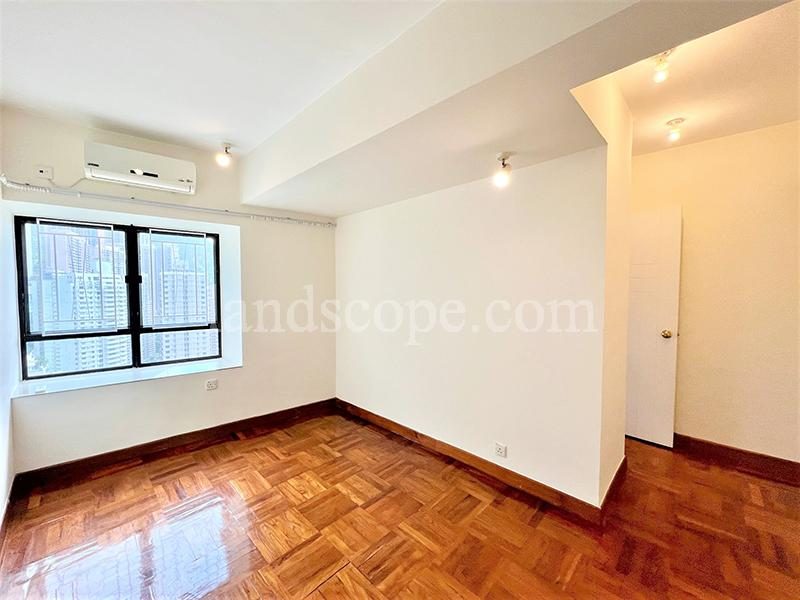 photo 11 — Birchwood Place, Midlevels Central