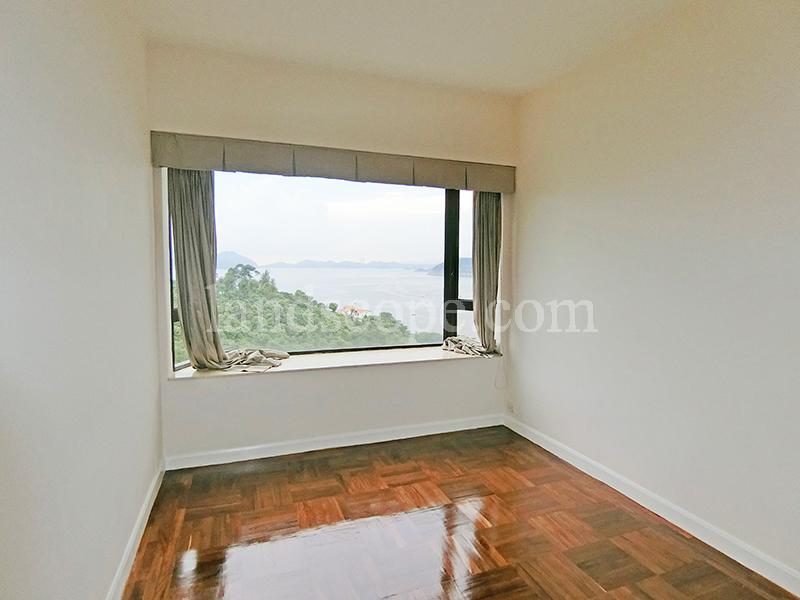 photo 6 — Ruby Court, Repulse Bay