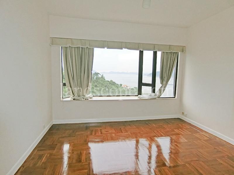 photo 7 — Ruby Court, Repulse Bay