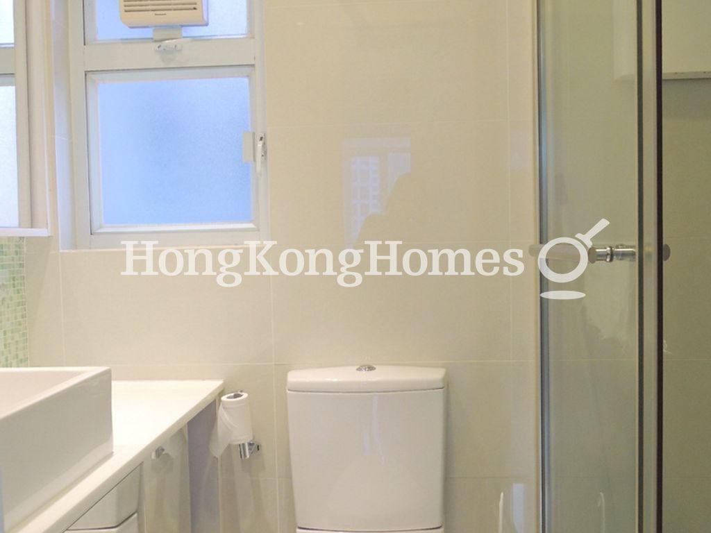 Guest Bathroom — 李節花園，灣仔