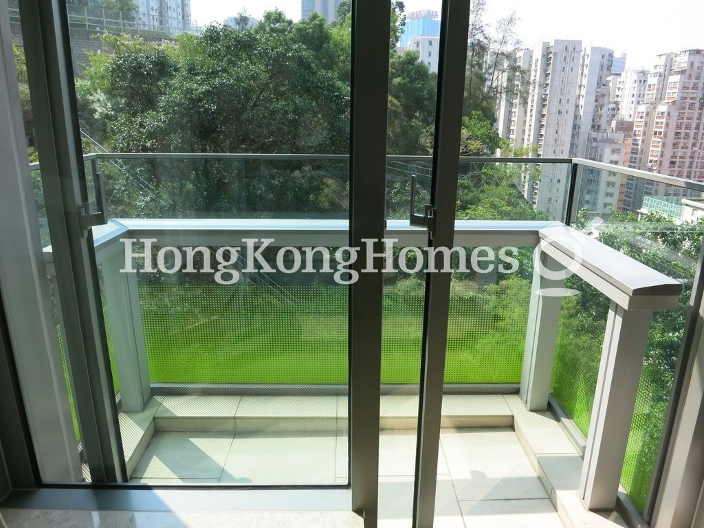 Balcony off Living and Dining Room — 形品，北角