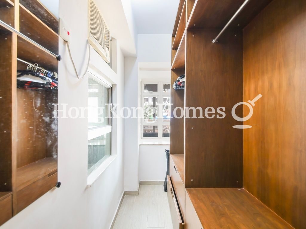 Walk-in Closet in Bedroom — Million City, Central