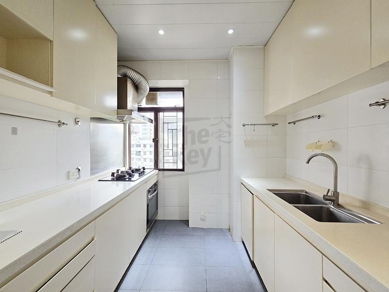 photo 11 — The Elegance, Midlevels East