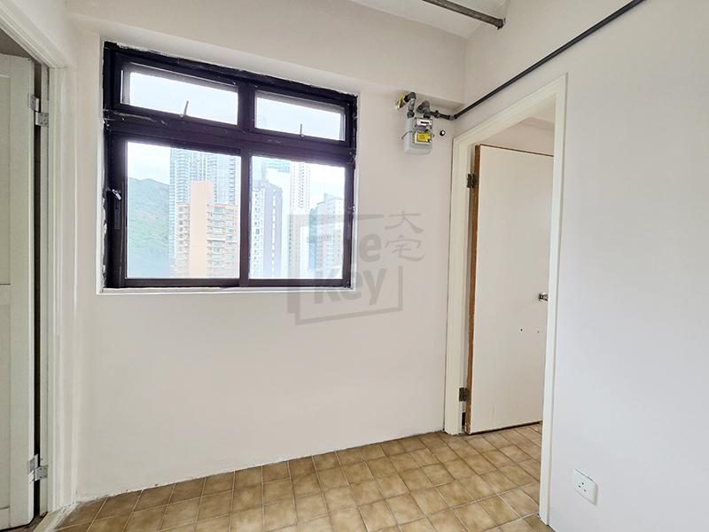photo 12 — The Elegance, Midlevels East