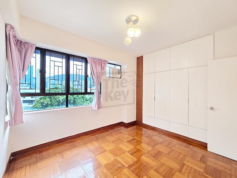 photo 7 — The Elegance, Midlevels East