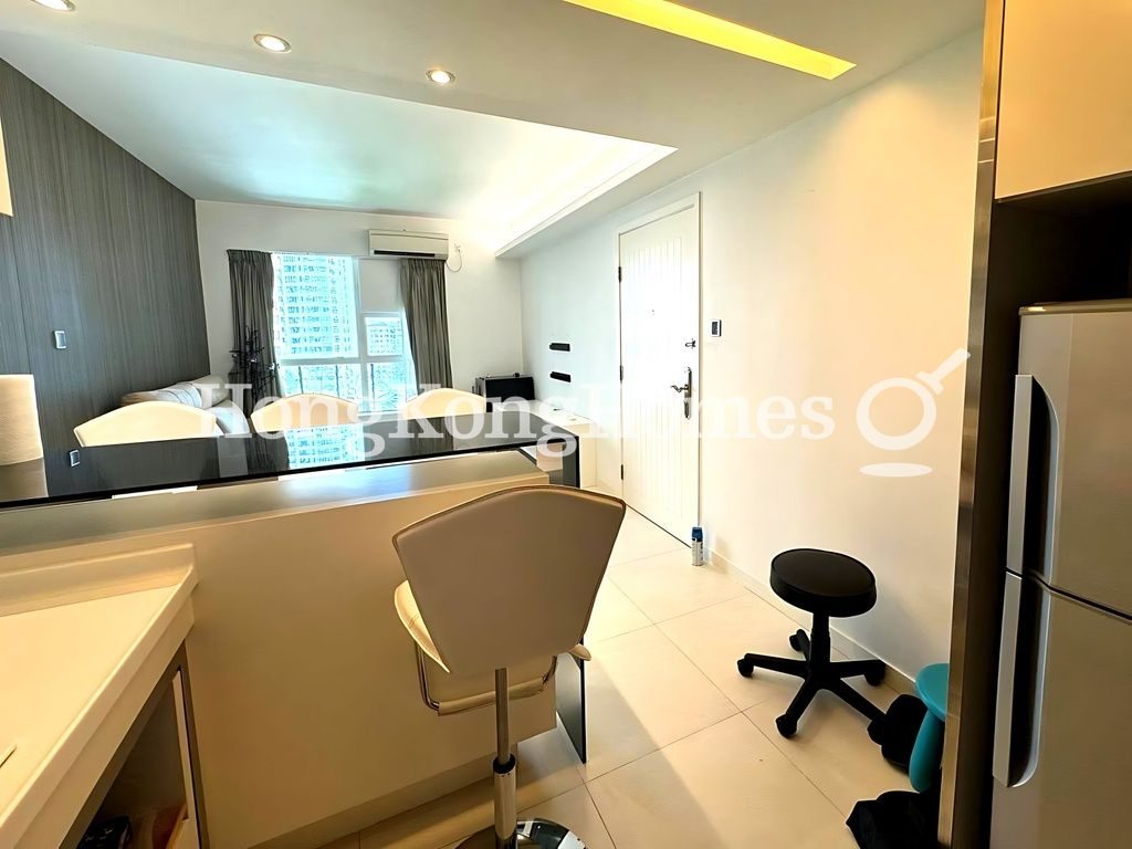 All in one Living, Dining & Open Kitchen — 蔚巒閣 - 第01座，西半山
