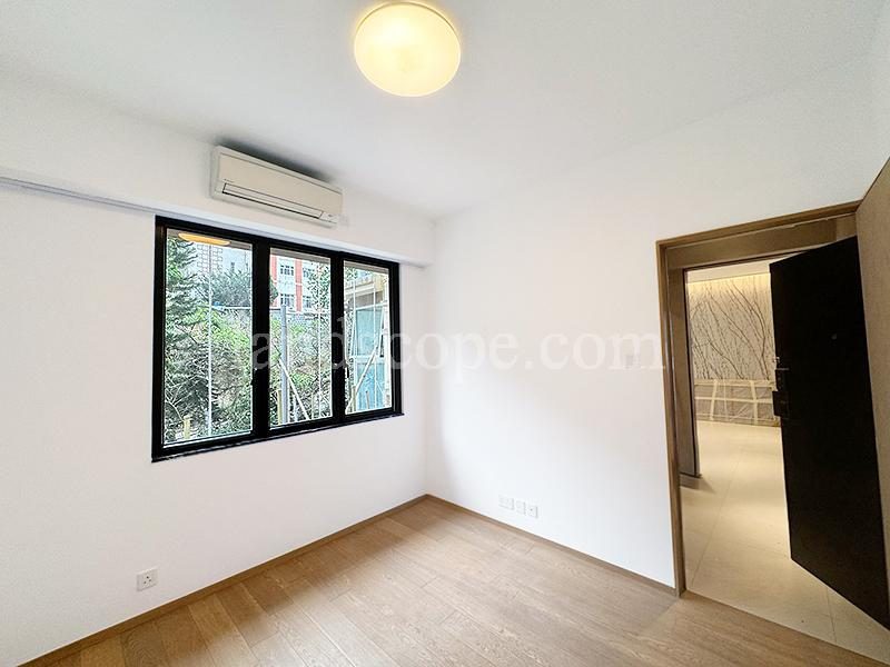 photo 4 — Peace Court, Midlevels West