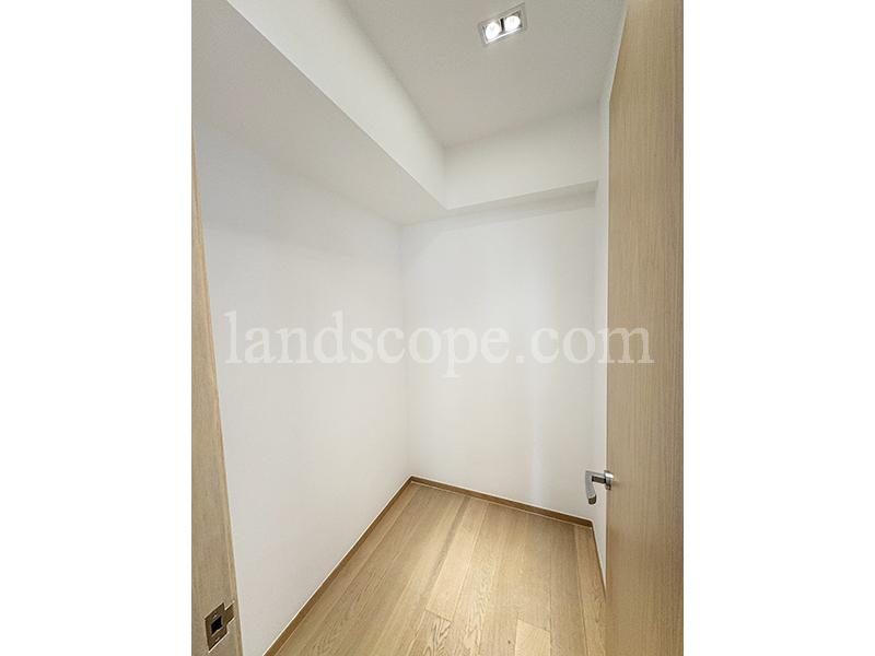 photo 6 — Peace Court, Midlevels West