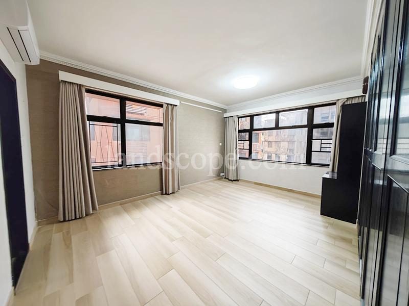 photo 2 — Parkway Court, Midlevels West