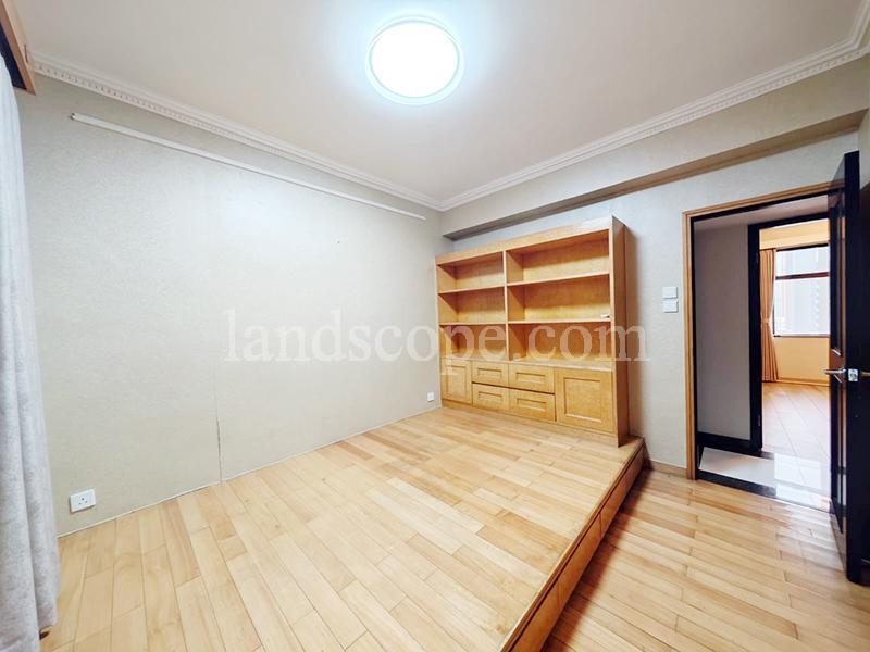 photo 5 — Parkway Court, Midlevels West