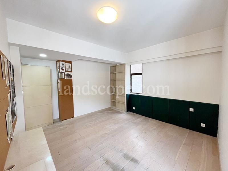 photo 5 — Sunrise Court, Happy Valley