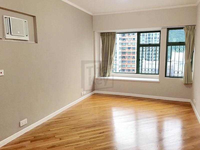 photo 3 — Robinson Place, Midlevels West