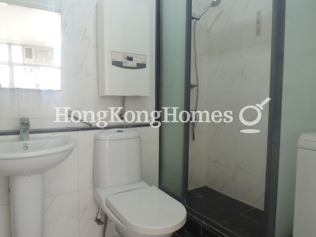Guest Bathroom — 太古城 - 鳳山閣，太古城