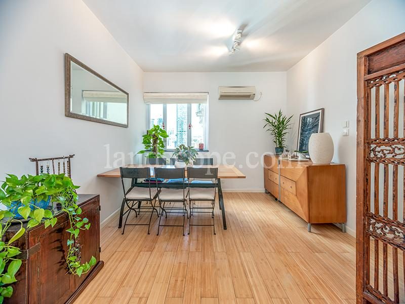 photo 4 — Miramar Villa, Midlevels East