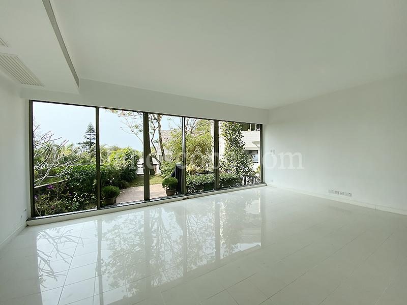 photo 4 — Mount Austin Estate, The Peak