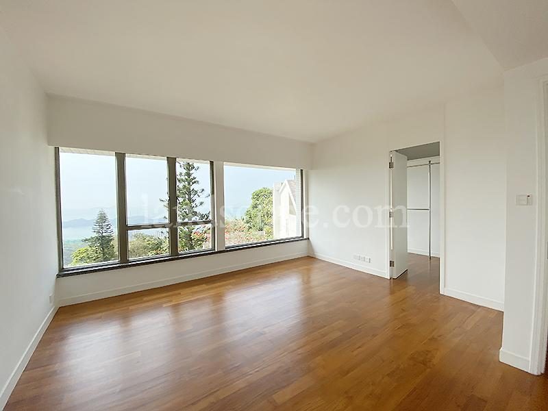 photo 5 — Mount Austin Estate, The Peak