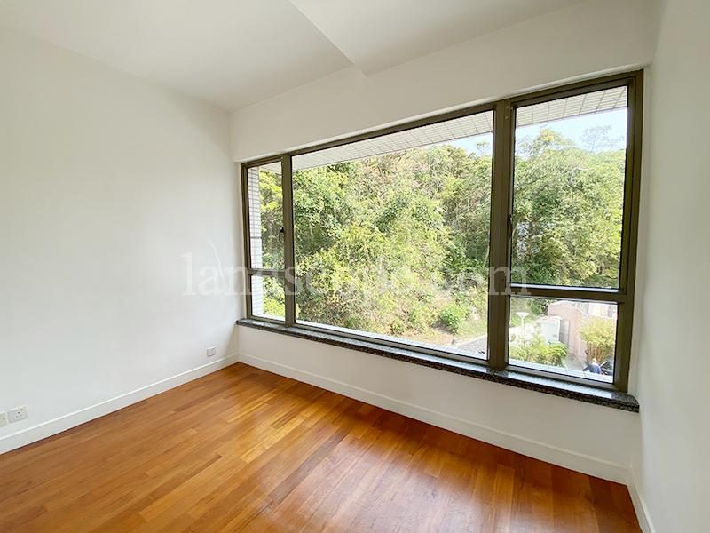 photo 8 — Mount Austin Estate, The Peak