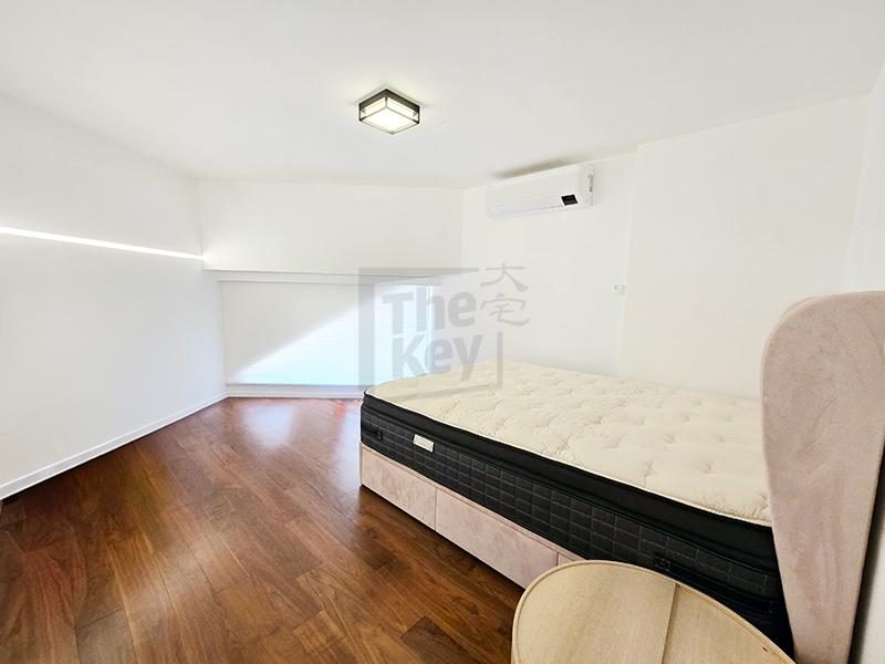 photo 12 — Belleview Place, Repulse Bay