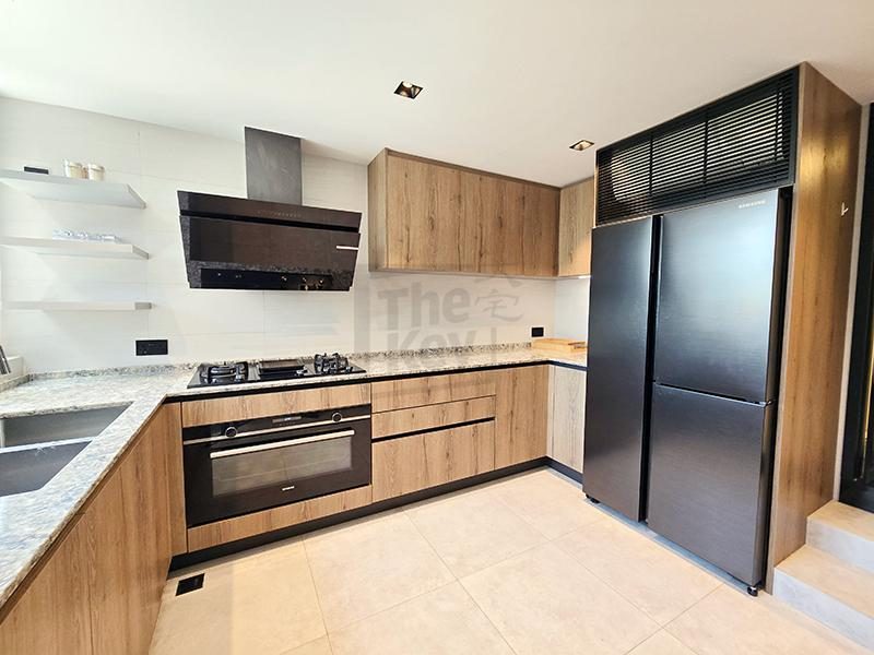 photo 13 — Belleview Place, Repulse Bay