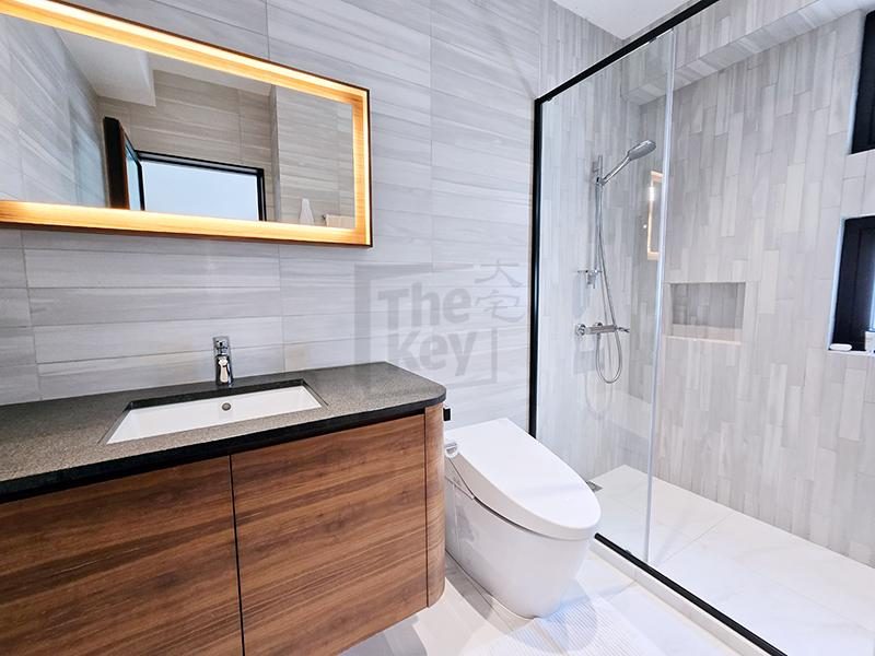 photo 10 — Belleview Place, Repulse Bay
