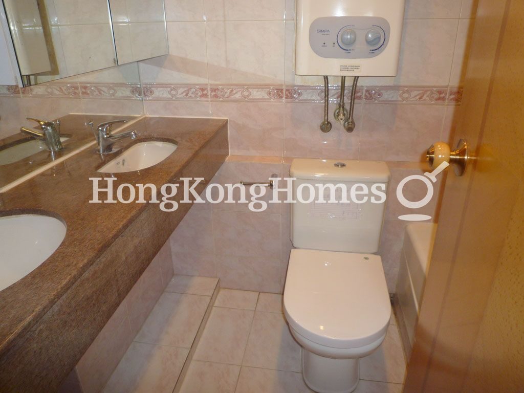Guest Bathroom — Taikoo Shing - Loong Shan Mansion, Taikoo Shing