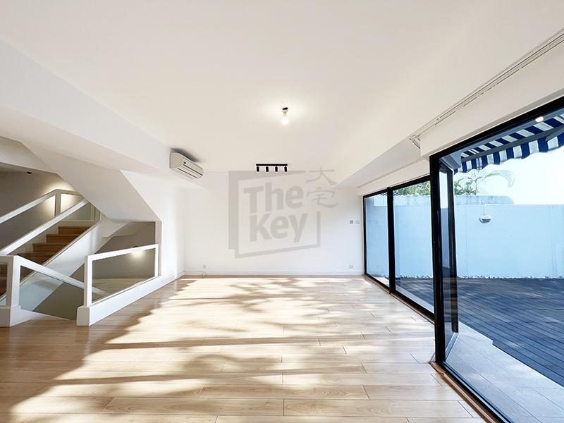 photo 3 — Burnside Villa, Repulse Bay
