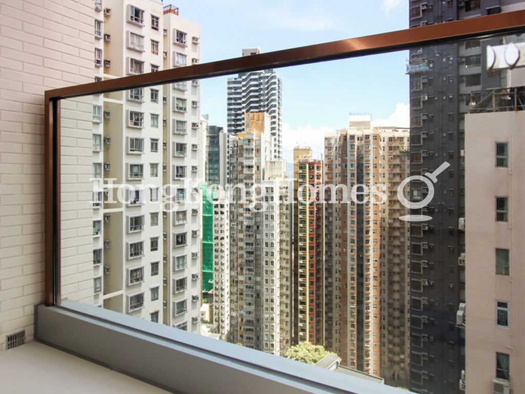 Balcony off Living and Dining Room — 63 Pokfulam - Tower 01 (Amber House)，西營盤