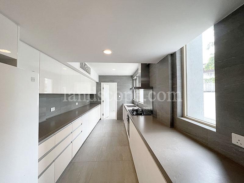 photo 9 — 3 Headland Road, Repulse Bay
