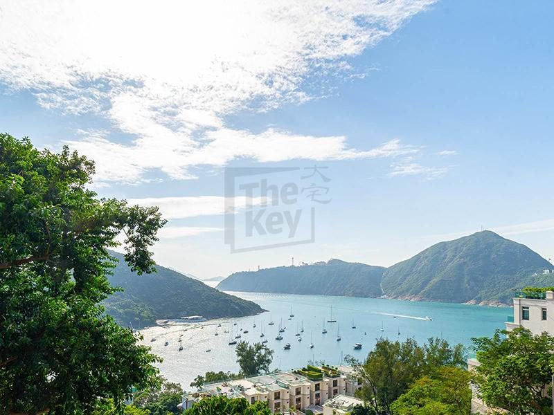 photo 3 — The Somerset, Repulse Bay