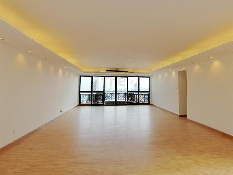 photo 2 — Clovelly Court, Midlevels Central