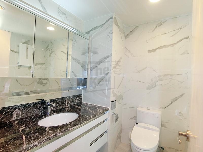photo 4 — Clovelly Court, Midlevels Central