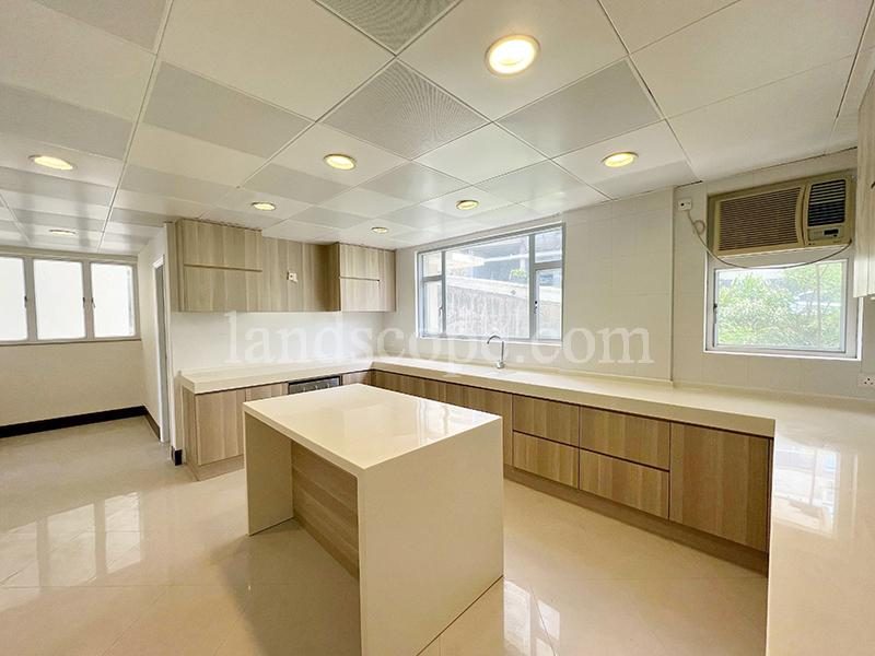 photo 10 — 115 Repulse Bay Road, Repulse Bay