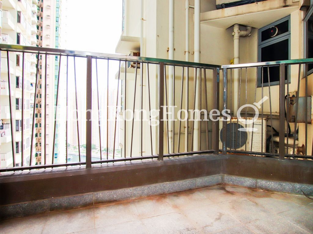 Balcony — Grand Promenade - Tower 02, Quarry Bay