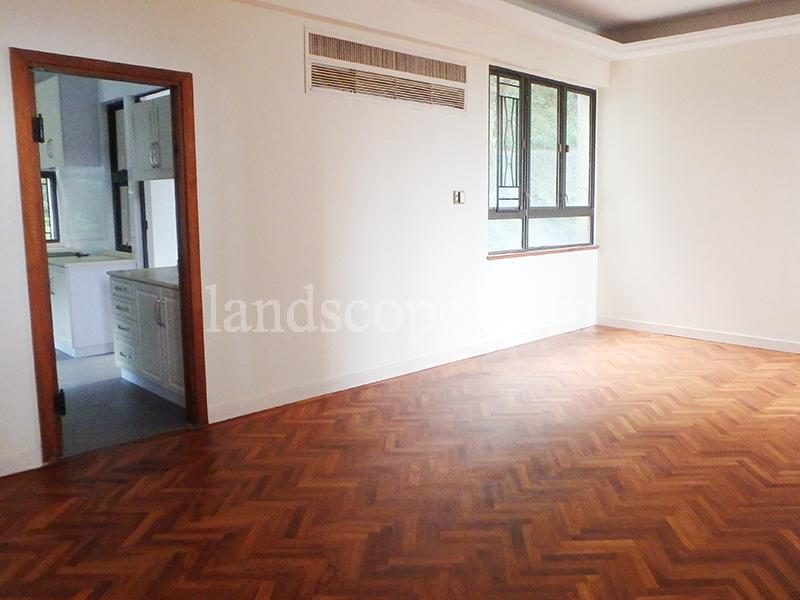 photo 4 — Taipan Court, Midlevels East