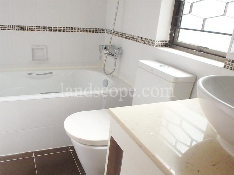 photo 6 — Taipan Court, Midlevels East