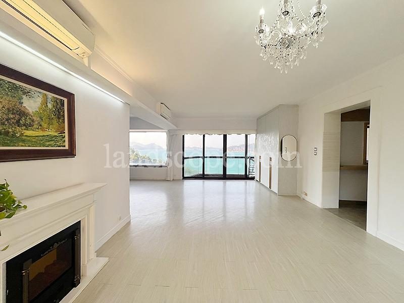 photo 3 — Ruby Court, Repulse Bay