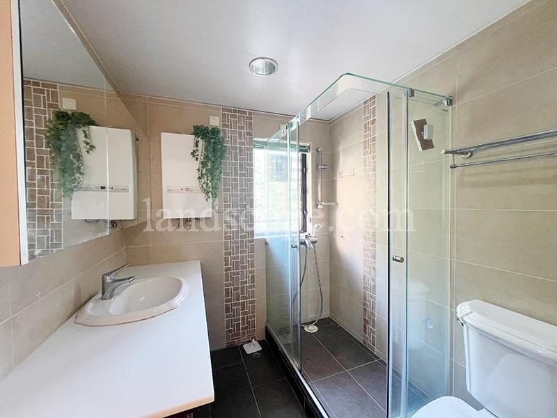 photo 9 — Ruby Court, Repulse Bay
