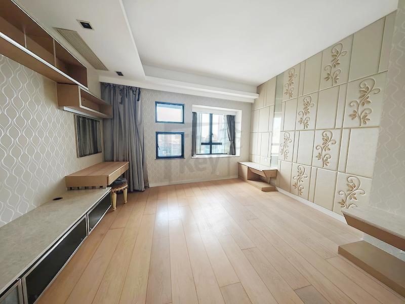 photo 3 — Birchwood Place, Midlevels Central
