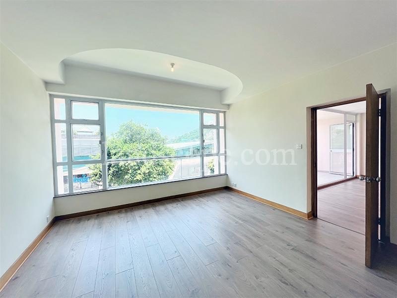 photo 5 — Riviera Apartments, Repulse Bay