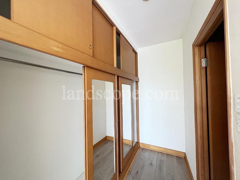 photo 6 — Riviera Apartments, Repulse Bay