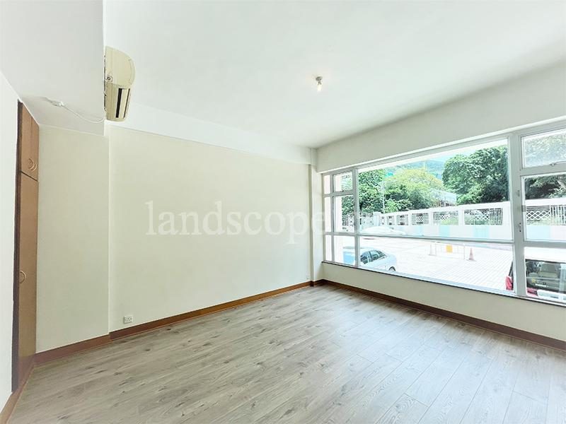photo 8 — Riviera Apartments, Repulse Bay