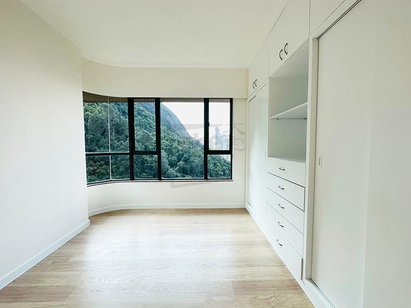 photo 4 — Hillsborough Court, Midlevels Central