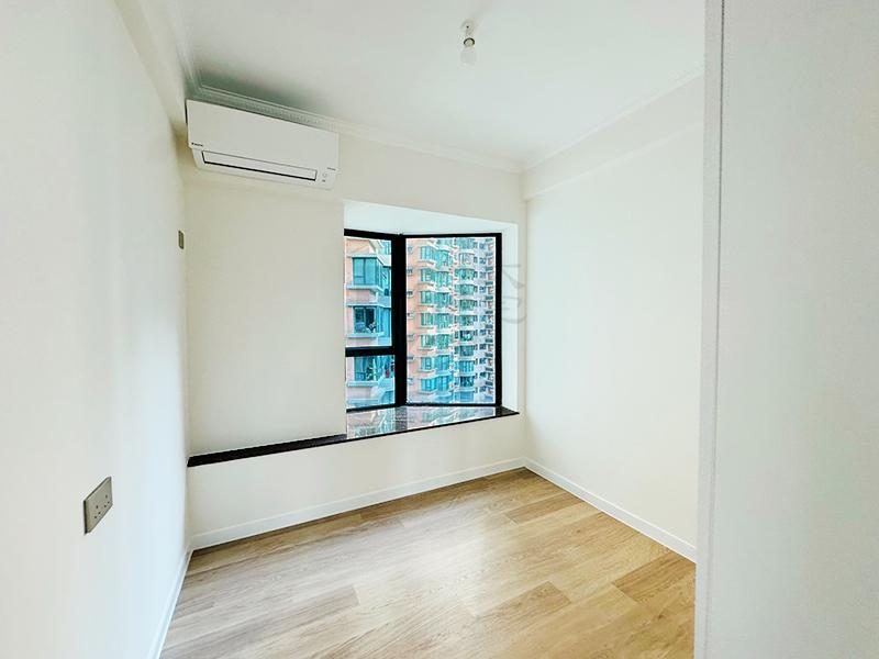 photo 7 — Hillsborough Court, Midlevels Central