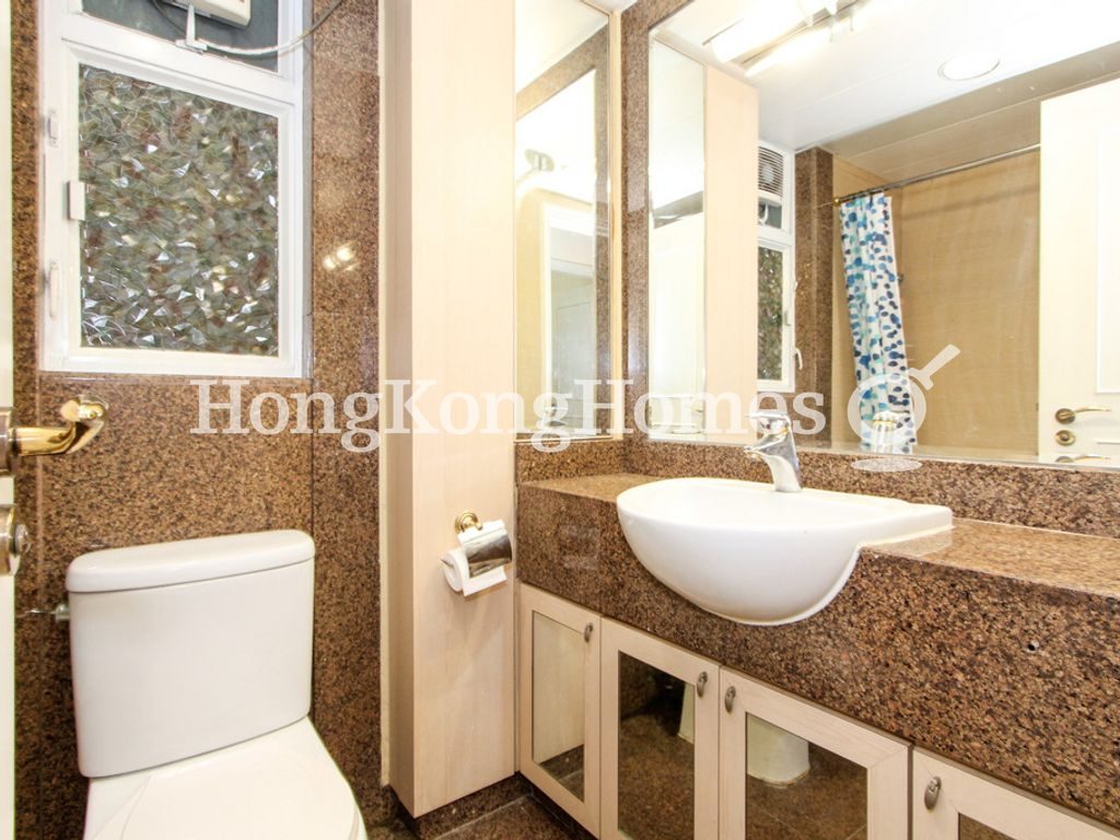 Guest Bathroom — 帝后華庭 - 03座，上環