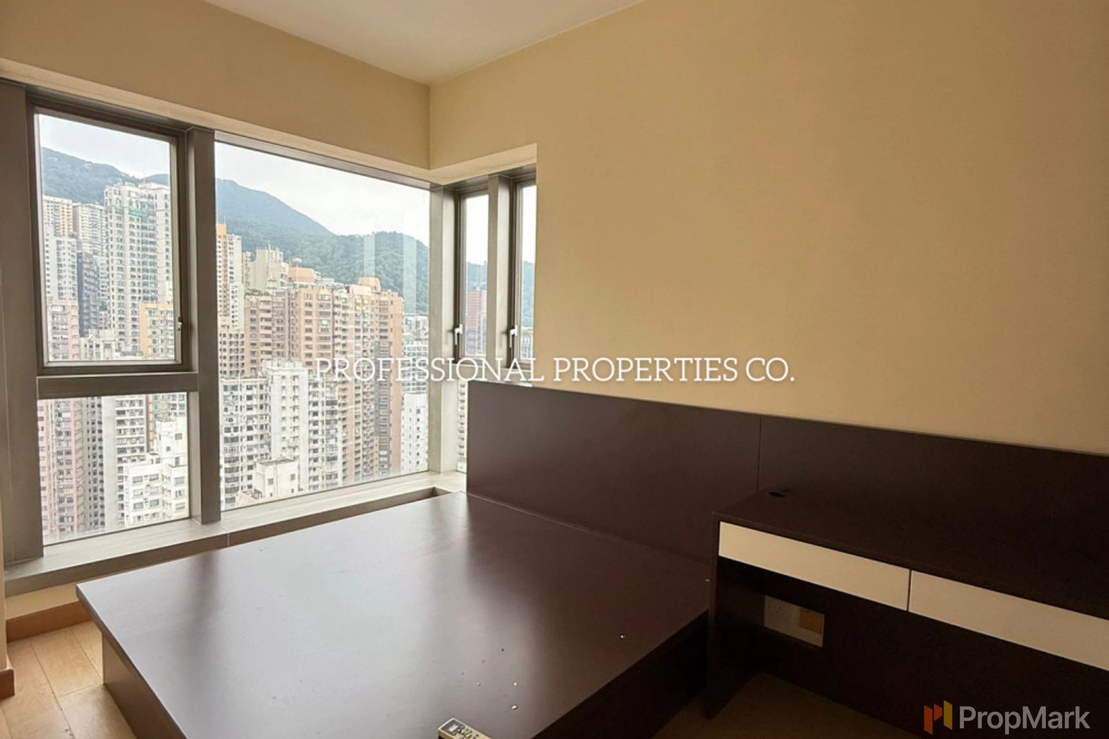 photo 4 — Island Crest, Sai Ying Pun