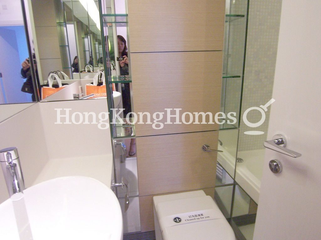Guest Bathroom — 聚賢居 - 第01座，中環