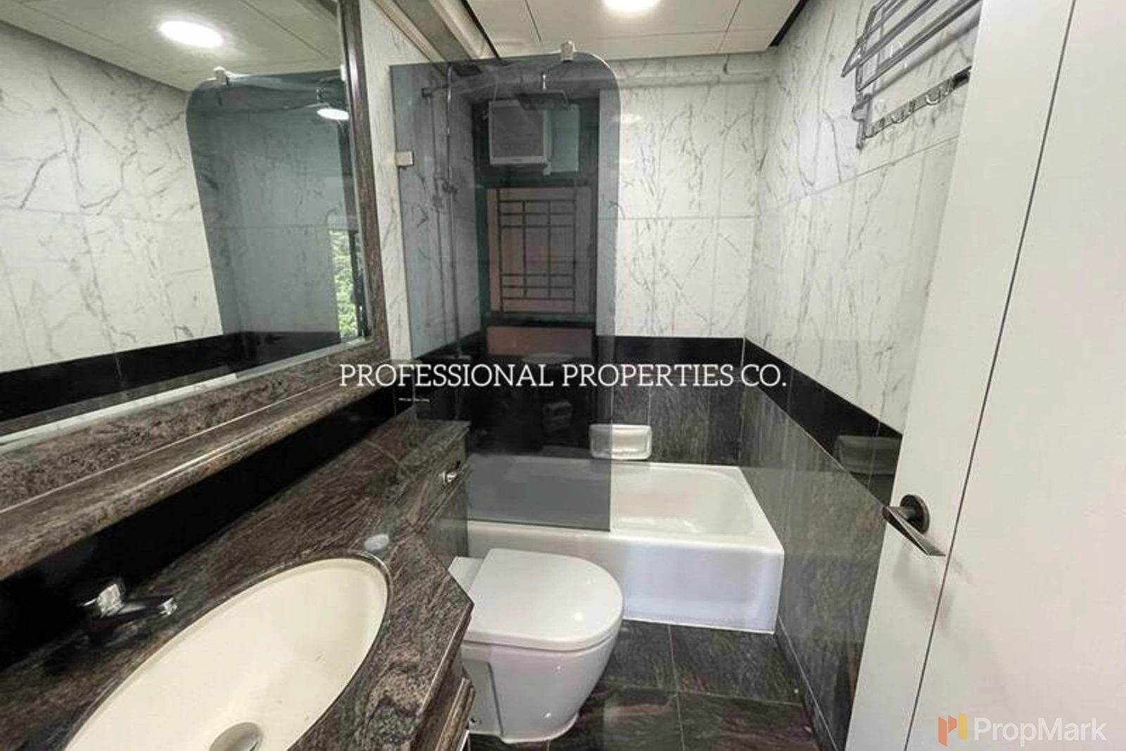 photo 7 — Hillsborough Court, Mid-levels Central