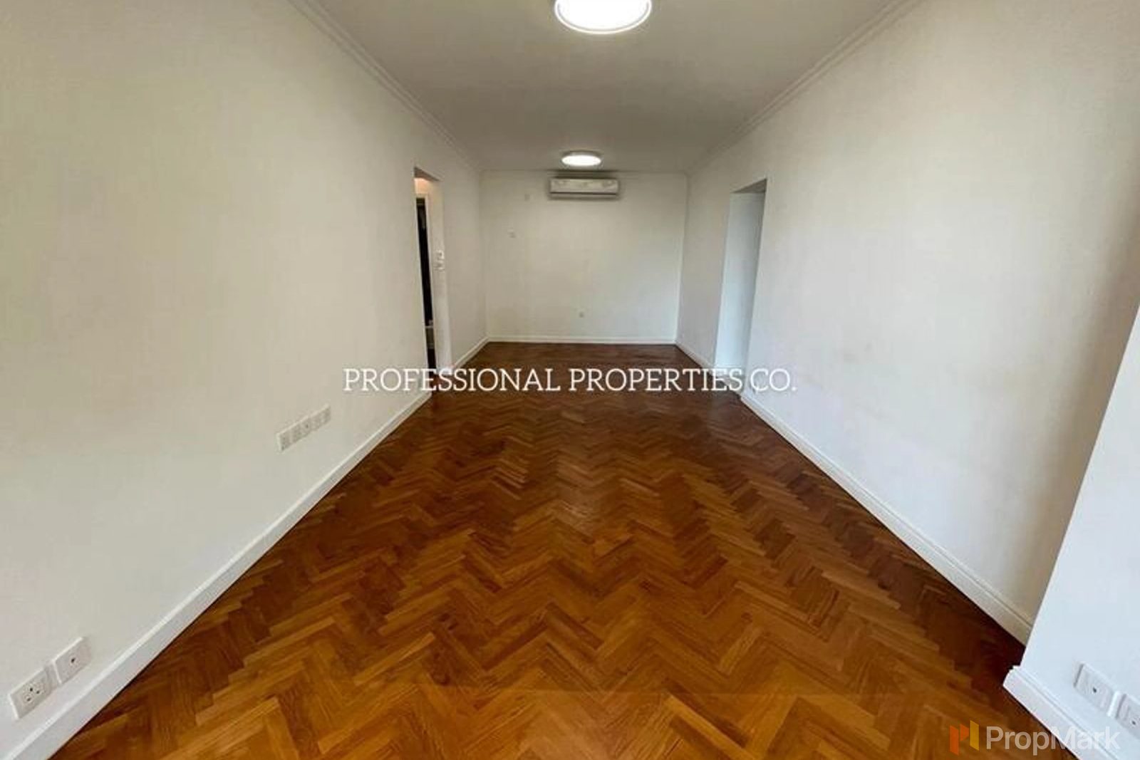 photo 9 — Hillsborough Court, Mid-levels Central